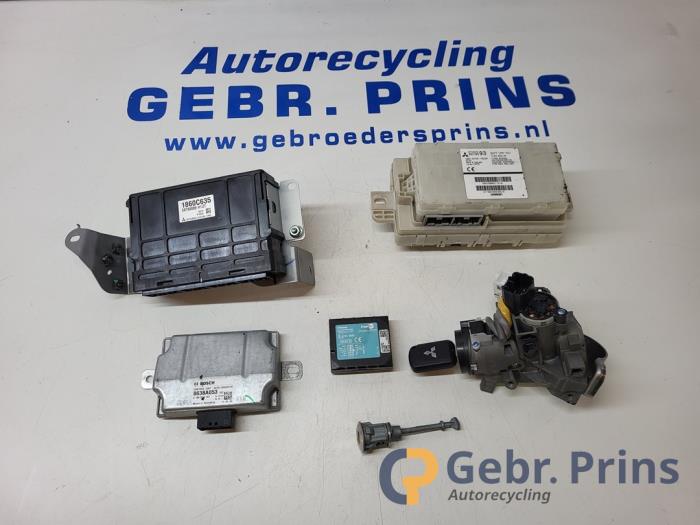 Used Ignition lock + computer Mitsubishi Space Star (A0) 1.0 12V Price € 150,00 Margin scheme offered by Autorec. Gebr. Prins b.v.