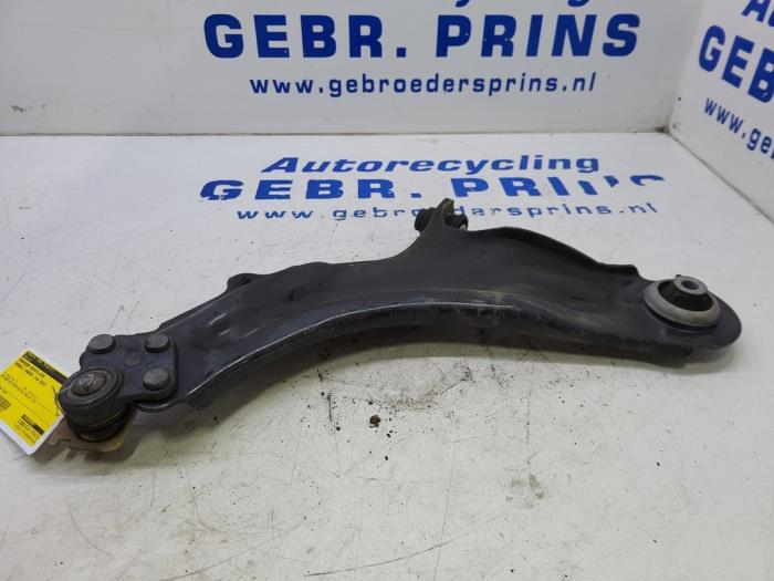Front wishbone, right from a Renault Kangoo Express (FW) ZE 40 2018