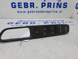 Used Electric window switch Renault Clio IV Estate/Grandtour (7R) 0.9 Energy TCE 90 12V Price € 33,00 Margin scheme offered by Autorec. Gebr. Prins b.v.