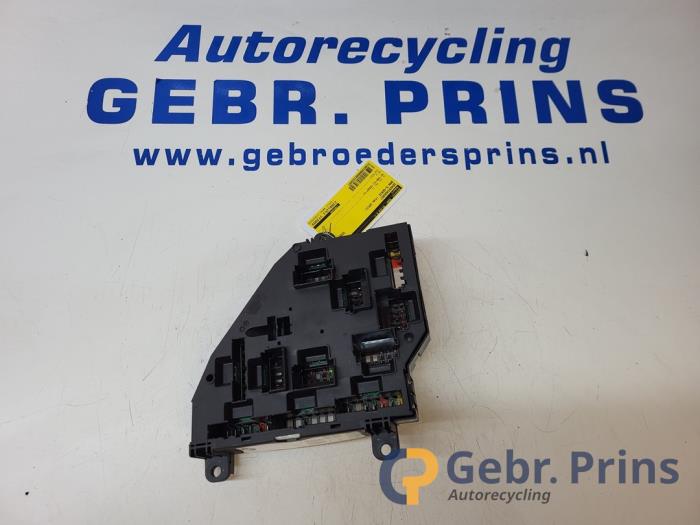 Begagnade Säkringsbox BMW 5 serie (F10) 525d xDrive 16V Pris € 50,00 Marginaltabell erbjuds av Autorec. Gebr. Prins b.v.