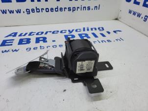 Used Rear seatbelt, centre Kia Venga 1.6 CVVT 16V Price € 30,00 Margin scheme offered by Autorec. Gebr. Prins b.v.