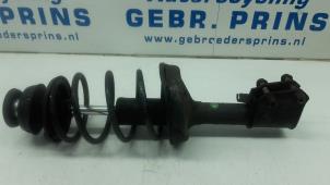 Used Front shock absorber rod, left Renault Clio II (BB/CB) 1.2 Price € 40,00 Margin scheme offered by Autorec. Gebr. Prins b.v.
