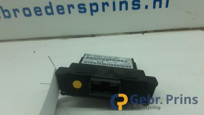Begagnade Gateway-modul Volkswagen Touran (1T1/T2) Pris € 20,00 Marginaltabell erbjuds av Autorec. Gebr. Prins b.v.