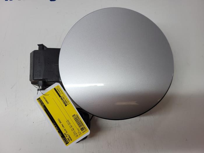 Tank cap cover from a Renault Clio V (RJAB) 1.0 TCe 90 12V 2022