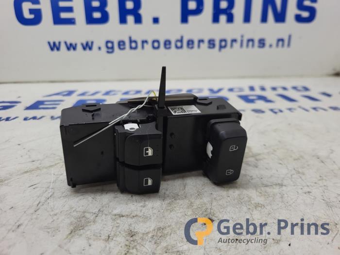 Usados Interruptor de ventanilla eléctrica Kia Picanto (JA) 1.0 DPi 12V Precio € 30,00 Norma de margen ofrecido por Autorec. Gebr. Prins b.v.