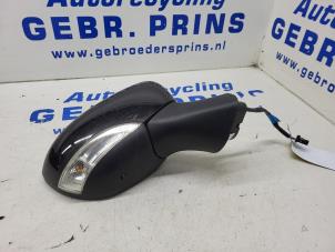 Used Wing mirror, right Renault Clio IV Estate/Grandtour (7R) 0.9 Energy TCE 90 12V Price € 40,00 Margin scheme offered by Autorec. Gebr. Prins b.v.