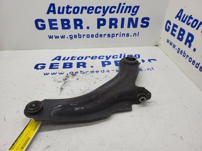Front lower wishbone, left from a Renault Clio IV Estate/Grandtour (7R) 0.9 Energy TCE 90 12V 2018