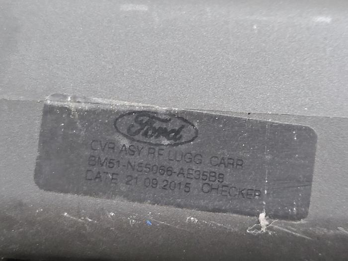 Lona maletero de un Ford Focus 3 Wagon 1.5 TDCi 2017