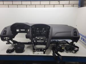 Usagé Airbag set + dashboard Ford Focus 3 Wagon 1.5 TDCi Prix € 750,00 Règlement à la marge proposé par Autorec. Gebr. Prins b.v.