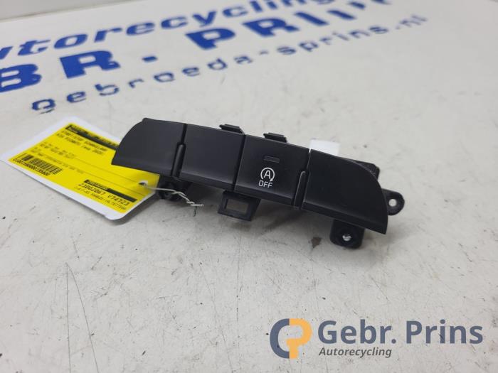 Usagé Commande start/stop Kia Picanto (JA) 1.0 12V Prix € 20,00 Règlement à la marge proposé par Autorec. Gebr. Prins b.v.