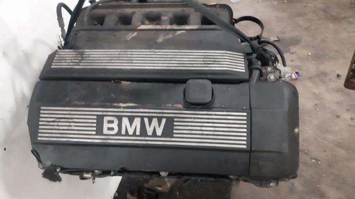 Moteur d'un BMW 3 serie (E46/4) 320i 24V 1998