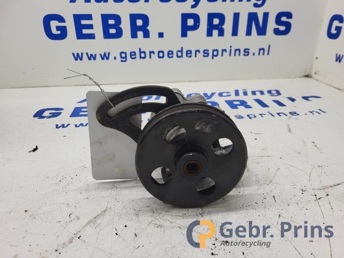 Usagé Pompe de direction Chevrolet Spark (M300) 1.0 16V Bifuel Prix € 40,00 Règlement à la marge proposé par Autorec. Gebr. Prins b.v.