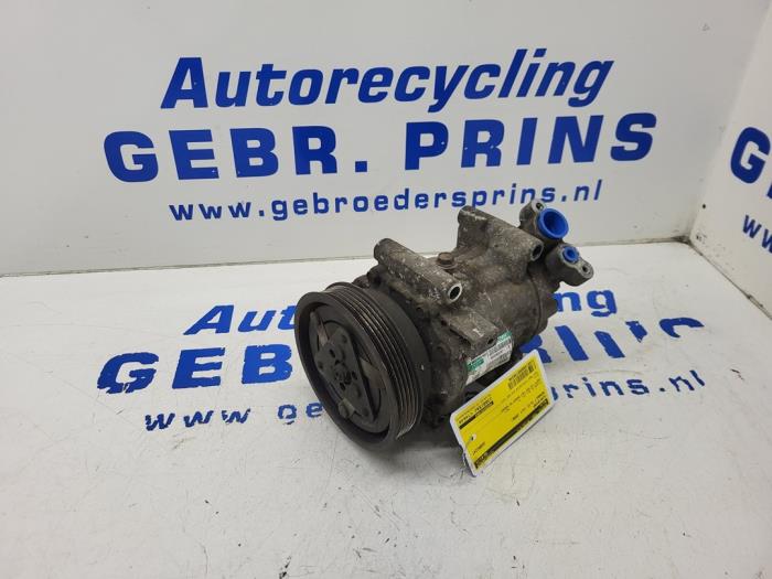 Air conditioning pump from a Renault Clio III (BR/CR) 1.5 dCi 85 2006