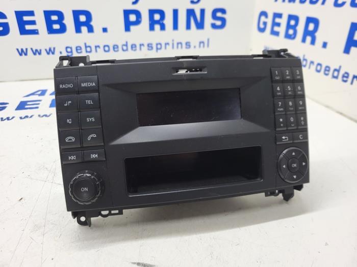 Radio from a Mercedes-Benz Sprinter 3,5t (906.63) 313 CDI 16V 4x4 2016