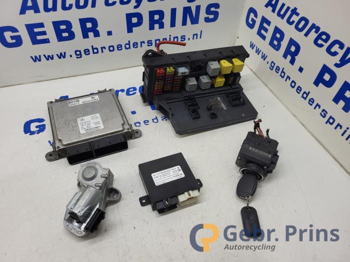 Used Ignition lock + computer Mercedes Sprinter 3,5t (906.63) 316 CDI 16V Price € 363,00 Inclusive VAT offered by Autorec. Gebr. Prins b.v.