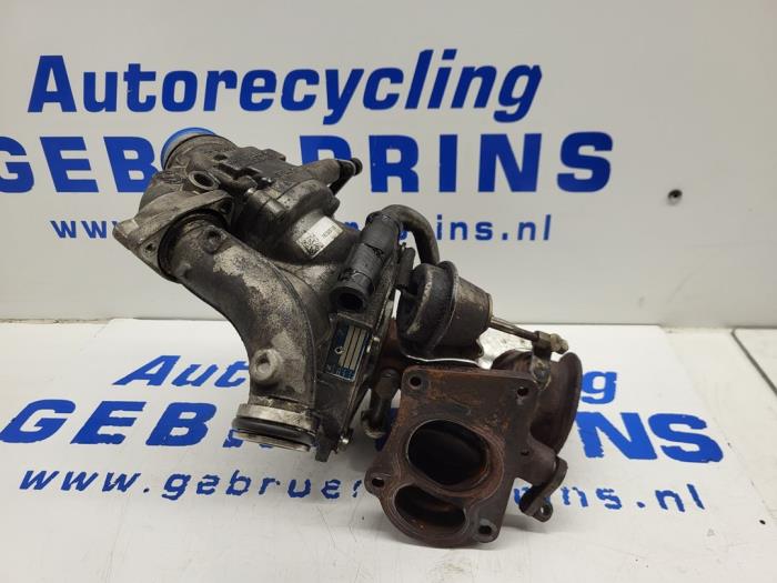Turbo from a BMW 5 serie (F10) 525d xDrive 16V 2013