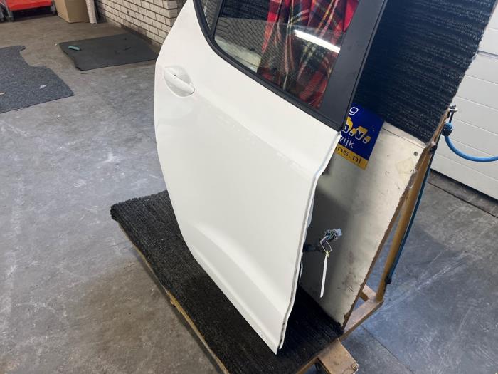 Rear door 4-door, right from a Hyundai i10 (B5) 1.0 12V 2018