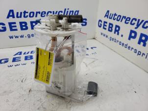 Usados Bomba eléctrica de combustible Hyundai i10 (B5) 1.0 12V Precio € 40,00 Norma de margen ofrecido por Autorec. Gebr. Prins b.v.