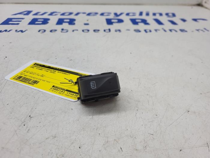 Przelacznik ogrzewania szyby tylnej z Opel Vivaro 1.6 CDTI BiTurbo 120 2016