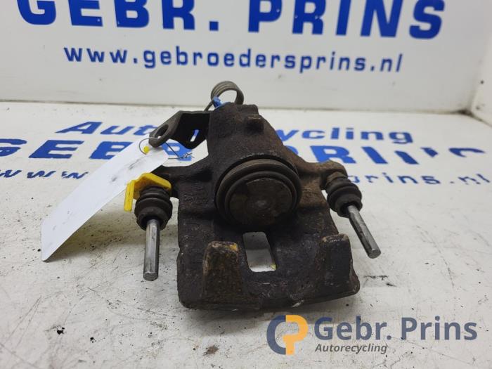 Gebrauchte Bremszange links hinten Opel Vivaro 1.6 CDTI BiTurbo 120 Preis € 42,35 Mit Mehrwertsteuer angeboten von Autorec. Gebr. Prins b.v.