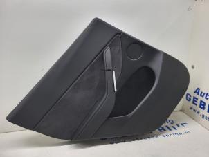 Begagnade List, bakdörr, 4-dörrars, vänster Tesla Model Y (5YJY) RWD Pris € 225,00 Marginaltabell erbjuds av Autorec. Gebr. Prins b.v.