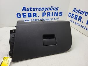 Usagé Boîte à gants Opel Astra K Sports Tourer 1.0 Turbo 12V Prix € 35,00 Règlement à la marge proposé par Autorec. Gebr. Prins b.v.