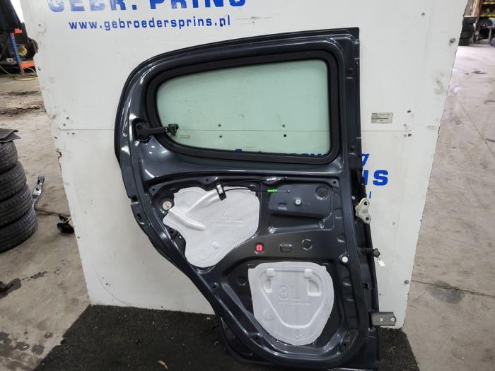 Porte arrière gauche d'un Peugeot 108 1.0 12V 2015