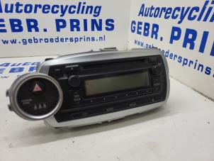 Usagé Radio/Lecteur CD Toyota Yaris III (P13) 1.0 12V VVT-i Prix € 75,00 Règlement à la marge proposé par Autorec. Gebr. Prins b.v.