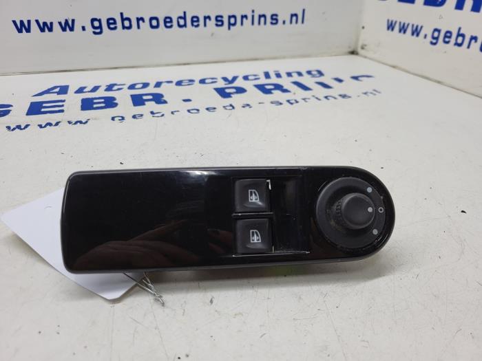 Electric window switch from a Renault Clio IV Estate/Grandtour (7R) 1.5 Energy dCi 90 FAP 2013