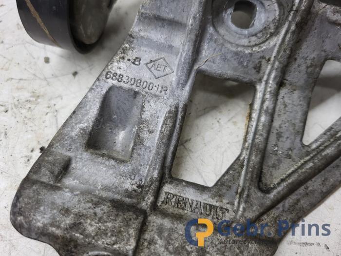 Support dynamo haut d'un Renault Clio IV Estate/Grandtour (7R) 1.5 Energy dCi 90 FAP 2018