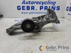 Support dynamo haut d'un Renault Clio IV Estate/Grandtour (7R) 1.5 Energy dCi 90 FAP 2018