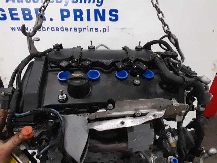 Engine from a Citroën C5 Aircross (A4/AC/AJ/AR) 1.6 Hybrid 225 16V 2021