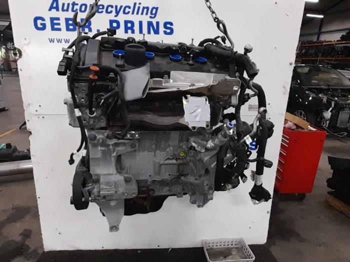 Engine from a Citroën C5 Aircross (A4/AC/AJ/AR) 1.6 Hybrid 225 16V 2021
