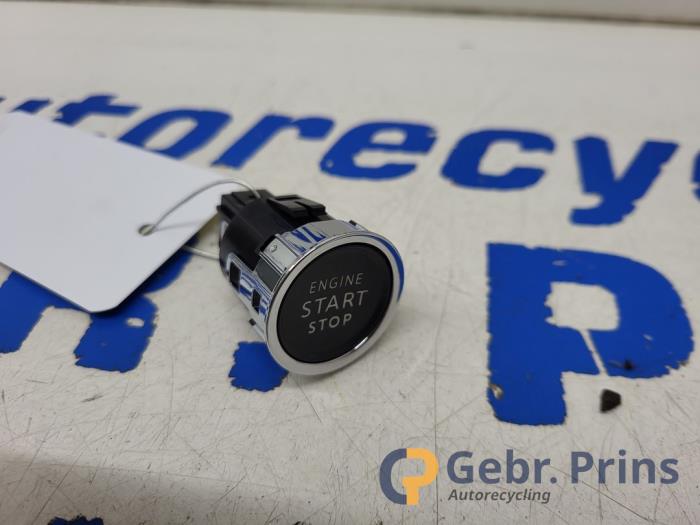 Używane Przelacznik Start/Stop Citroen C5 Aircross I (A4/AC/AJ/AR) 1.6 Hybrid 225 16V Cena € 20,00 Procedura marży oferowane przez Autorec. Gebr. Prins b.v.
