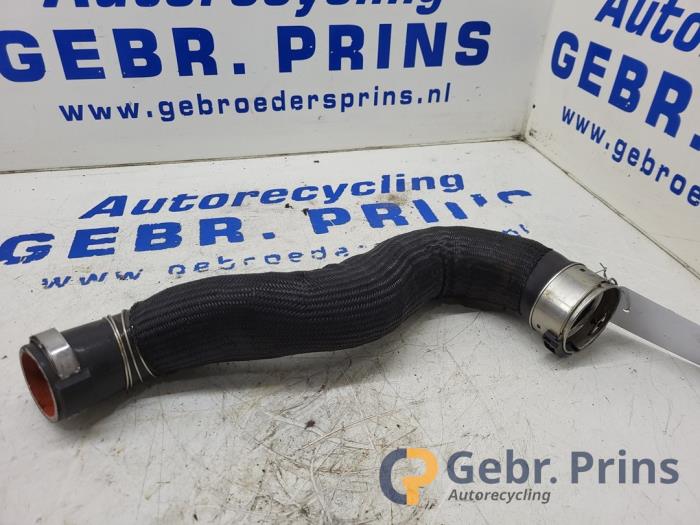 Gebrauchte Intercooler Schlauch Citroen C5 Aircross I (A4/AC/AJ/AR) 1.6 Hybrid 225 16V Preis € 40,00 Margenregelung angeboten von Autorec. Gebr. Prins b.v.