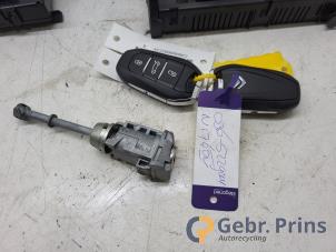 Ignition lock + computer from a Citroën C5 Aircross I (A4/AC/AJ/AR) 1.6 Hybrid 225 16V 2021
