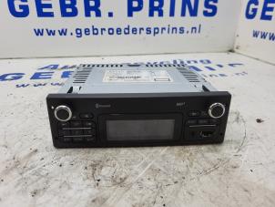 Gebrauchte Radio Mercedes Citan (415.6) 1.5 108 CDI Euro 6 Preis € 100,00 Margenregelung angeboten von Autorec. Gebr. Prins b.v.