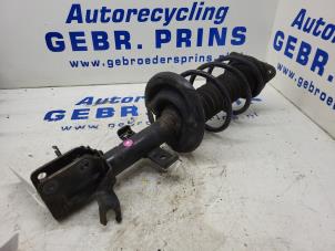 Used Front shock absorber rod, right Renault Clio IV (5R) 0.9 Energy TCE 90 12V Price € 40,00 Margin scheme offered by Autorec. Gebr. Prins b.v.