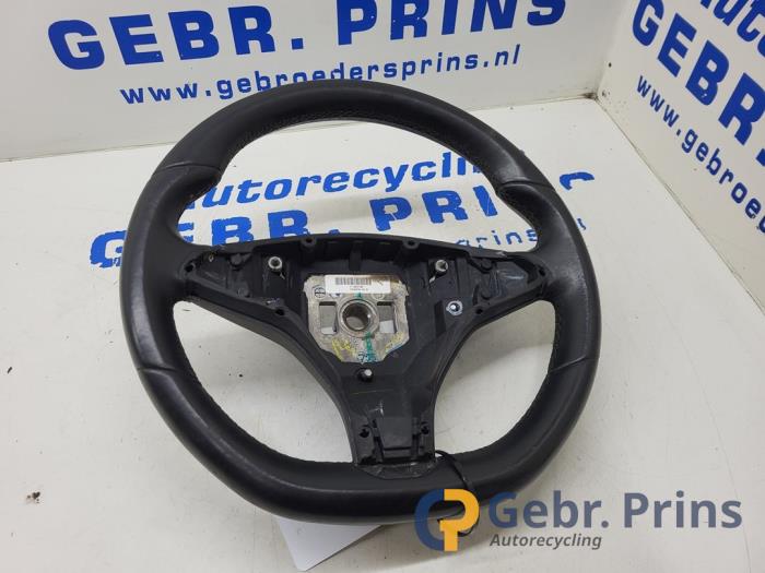 Używane Kierownica Tesla Model S 70D Cena € 125,00 Procedura marży oferowane przez Autorec. Gebr. Prins b.v.