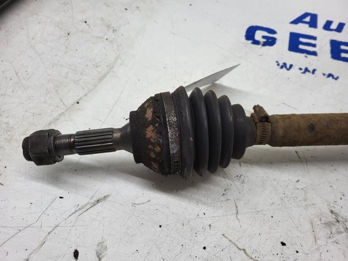 Front drive shaft, right from a Citroën C3 (FC/FL/FT) 1.1 2008