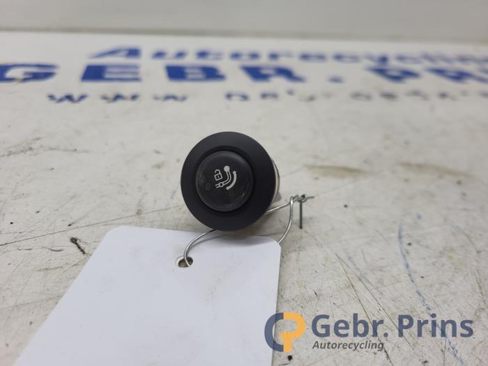 Używane Przelacznik (rózne) BMW X4 (G02) M40i 3.0 TwinPower Turbo 24V Cena € 30,00 Procedura marży oferowane przez Autorec. Gebr. Prins b.v.