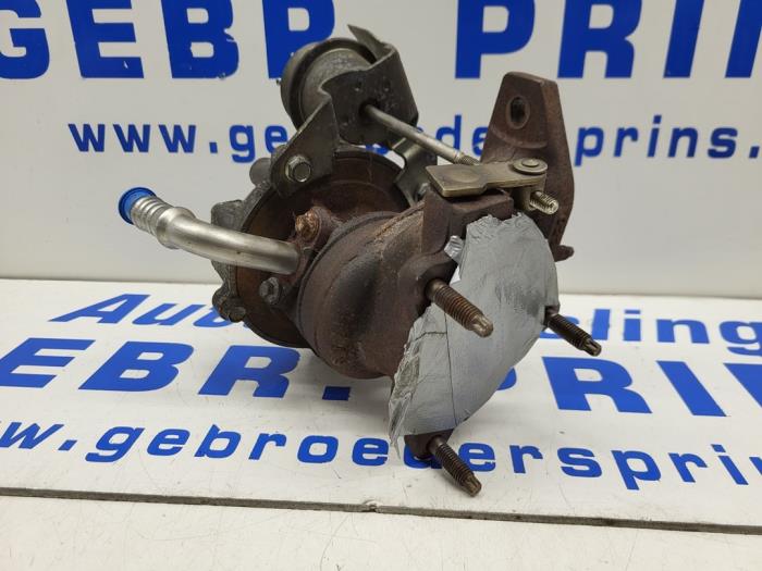 Turbo from a Renault Twingo II (CN) 1.5 dCi 90 FAP 2011