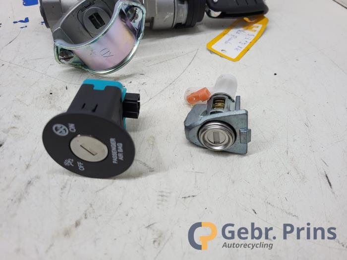 Ignition lock + computer Kia Picanto 1.0 DPi 12V - 95300G6000 G3LD