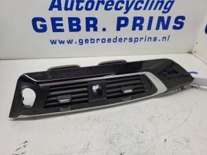 Usados Rejilla de aire de salpicadero BMW X4 (G02) M40i 3.0 TwinPower Turbo 24V Precio € 80,00 Norma de margen ofrecido por Autorec. Gebr. Prins b.v.