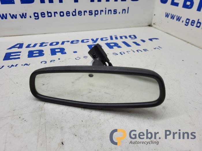 Używane Lusterko wewnetrzne Opel Astra J Sports Tourer (PD8/PE8/PF8) 1.4 16V ecoFLEX Cena € 20,00 Procedura marży oferowane przez Autorec. Gebr. Prins b.v.