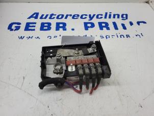 Usagé Borne de batterie Opel Astra J Sports Tourer (PD8/PE8/PF8) 1.4 16V ecoFLEX Prix € 15,00 Règlement à la marge proposé par Autorec. Gebr. Prins b.v.