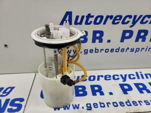 Usagé Pompe à carburant Volkswagen Touran (1T1/T2) Prix € 40,00 Règlement à la marge proposé par Autorec. Gebr. Prins b.v.