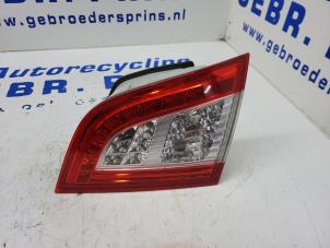 Używane Tylne swiatlo pozycyjne prawe Peugeot 508 SW (8E/8U) 2.0 HDiF 16V Cena € 40,00 Procedura marży oferowane przez Autorec. Gebr. Prins b.v.