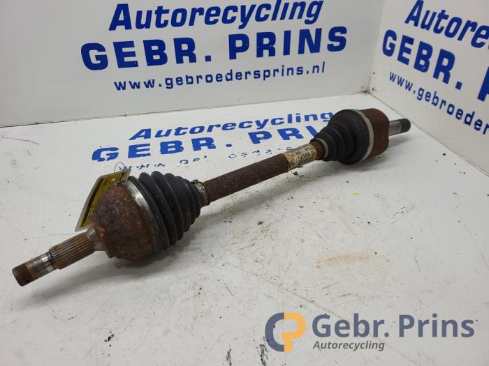 Gebrauchte Antriebswelle links vorne Peugeot 508 SW (8E/8U) 2.0 HDiF 16V Preis € 60,00 Margenregelung angeboten von Autorec. Gebr. Prins b.v.
