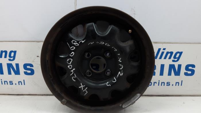 Wheel from a Suzuki Wagon-R+ (RB) 1.3 16V 2000